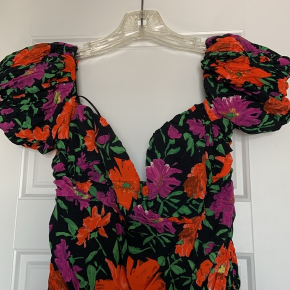 Zara Dresses & Skirts - Zara Black and Tropical Floral Print Puff Sleeve Off Shoulder Dress Size XXL